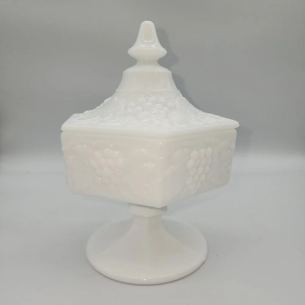 Vtg Indiana Glass Milk‎ Glass Covered Candy Dish Octagon Pedestal Harvest Grape